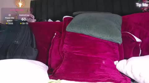 Ailyn rouss online show from 11/06/25, 02:12