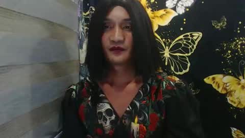 Snapshot of ainamie_bigcock chatting on 11/27/25, 03:47 QUEEN CARLA online show from 11/27/25, 03:47