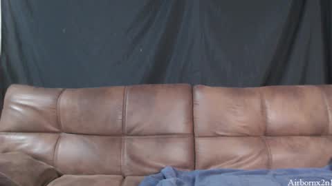 Snapshot of airbornx2n1 chatting on 10/26/25, 04:18 Leo Airborn Sir Daddy online show from 10/26/25, 04:18