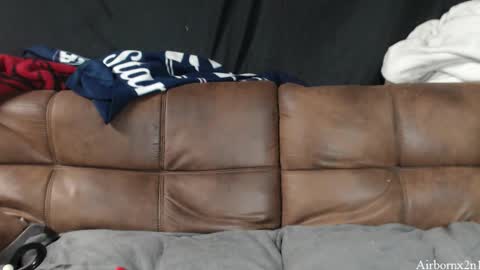 Snapshot of airbornx2n1 chatting on 11/19/25, 05:18 Leo Airborn Sir Daddy online show from 11/19/25, 05:18