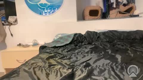 Snapshot of aircum99_ chatting on 11/13/25, 04:39 aircum99_ online show from 11/13/25, 04:39