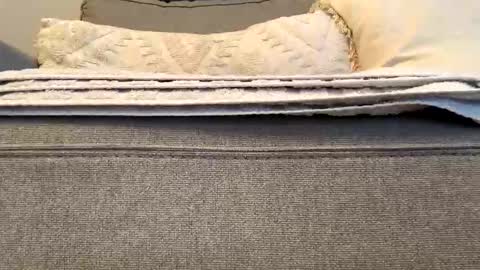 Snapshot of airmyles92 chatting on 11/15/25, 06:59 canadianboy92 online show from 11/15/25, 06:59