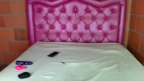 aisha koswell3 online show from 09/14/25, 12:15