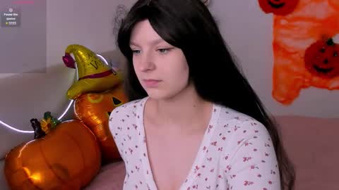 Aisha online show from 10/21/25, 09:10