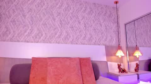 Aisha online show from 10/20/25, 03:34