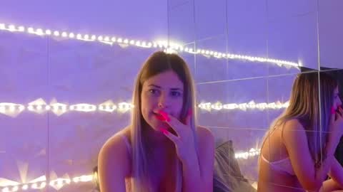 Aisha online show from 10/17/25, 05:21