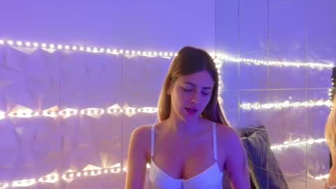 Aisha online show from 11/17/25, 06:19