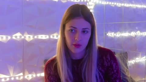 Aisha online show from 11/25/25, 06:13