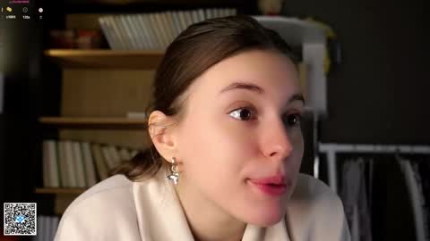 Aliza online show from 10/16/25, 01:17