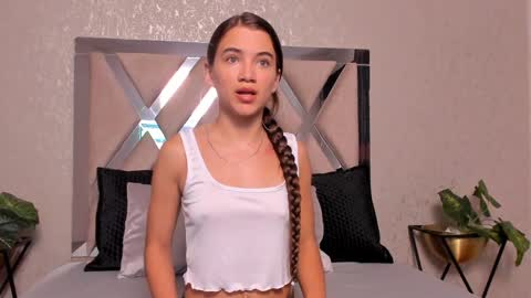 Snapshot of aitana_baker_ chatting on 01/10/25, 12:58 little aitana online show from 01/10/25, 12:58