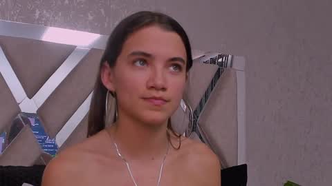 Snapshot of aitana_baker_ chatting on 01/18/25, 03:59 little aitana online show from 01/18/25, 03:59