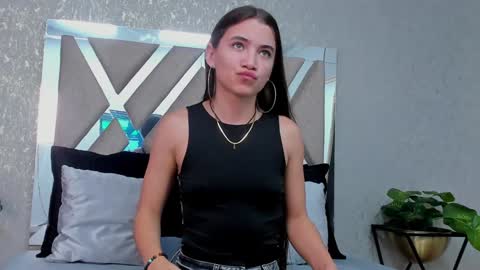 Snapshot of aitana_baker_ chatting on 01/27/25, 12:37 little aitana online show from 01/27/25, 12:37