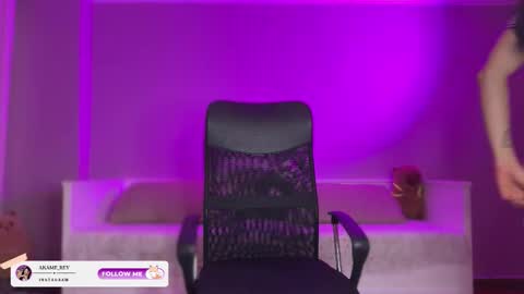             online show from 10/18/25, 09:15