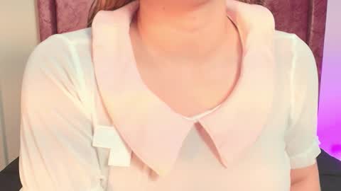 akashamoon  online show from 10/31/25, 12:06