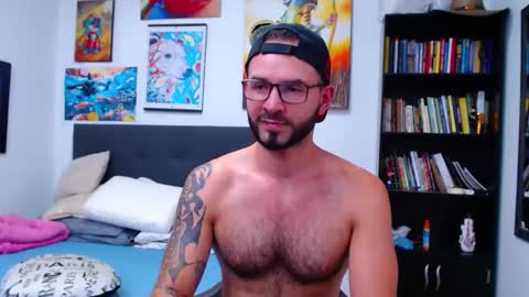 Snapshot of akiles_r chatting on 12/18/24, 10:02 akiles online show from 12/18/24, 10:02
