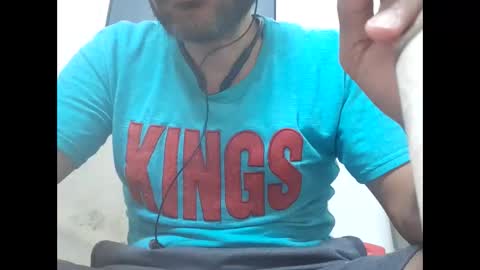 Snapshot of akram_40 chatting on 10/12/25, 06:51 Brown arab man online show from 10/12/25, 06:51