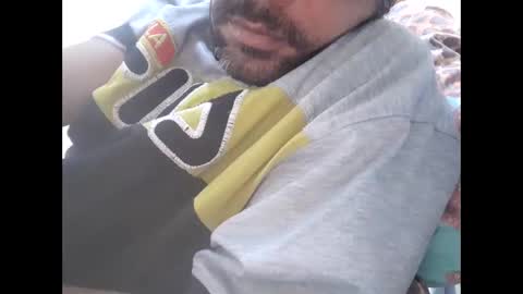 Snapshot of akram_40 chatting on 11/26/25, 08:10 Brown arab man online show from 11/26/25, 08:10