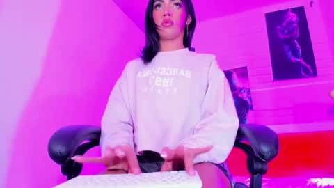 Alahia Rodriguez online show from 01/05/25, 07:17