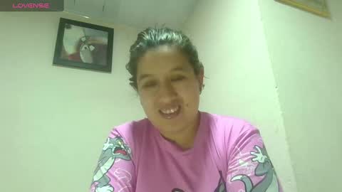 Snapshot of alahia_fox chatting on 12/31/24, 06:59 alahia online show from 12/31/24, 06:59