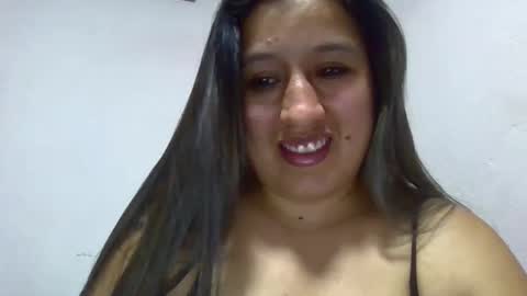 Snapshot of alahia_fox chatting on 01/13/25, 12:19 alahia online show from 01/13/25, 12:19