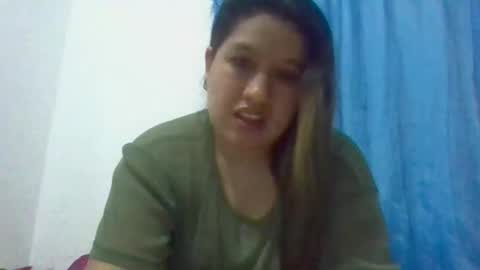Snapshot of alahia_fox chatting on 11/02/25, 01:52 alahia online show from 11/02/25, 01:52