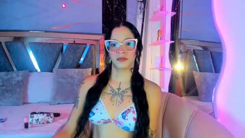 alahyapalmer_ online show from 11/08/25, 09:53