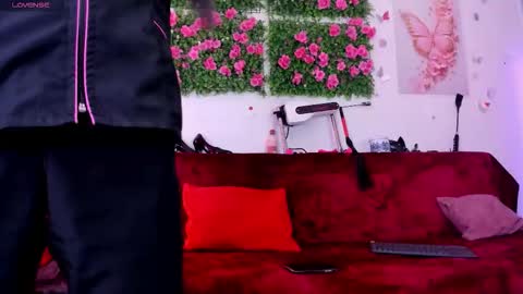 Snapshot of alaia_asuka chatting on 10/13/25, 10:10 Alaia online show from 10/13/25, 10:10