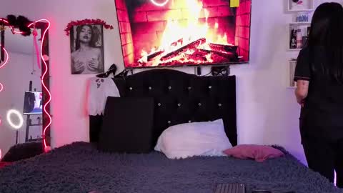 Snapshot of alaia_asuka chatting on 10/19/25, 11:16 Alaia online show from 10/19/25, 11:16