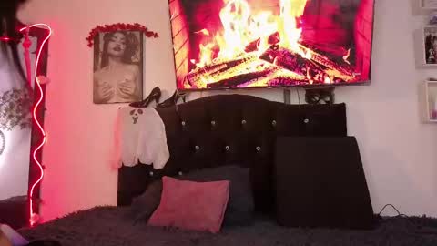 Snapshot of alaia_asuka chatting on 10/23/25, 02:11 Alaia online show from 10/23/25, 02:11