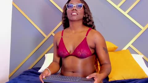 Snapshot of alaia_colins chatting on 12/24/24, 06:11 alaia_colins online show from 12/24/24, 06:11