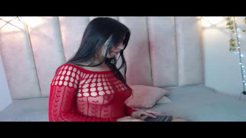 Snapshot of alaiacs chatting on 11/27/25, 03:03 alaia online show from 11/27/25, 03:03