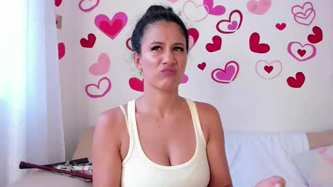 Snapshot of alaiaferrer chatting on 09/13/25, 08:52 Alaia online show from 09/13/25, 08:52