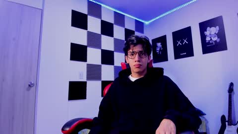 Snapshot of alan_boy01 chatting on 10/10/25, 11:31 Alan Boy online show from 10/10/25, 11:31