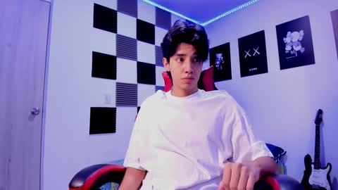 Snapshot of alan_boy01 chatting on 10/13/25, 11:21 Alan Boy online show from 10/13/25, 11:21