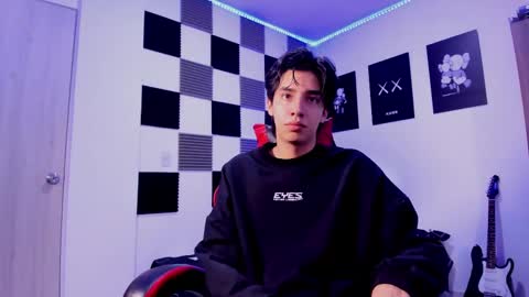 Snapshot of alan_boy01 chatting on 10/17/25, 11:57 Alan Boy online show from 10/17/25, 11:57