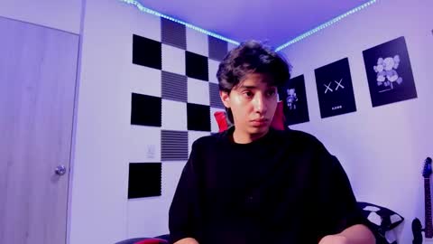 Snapshot of alan_boy01 chatting on 10/19/25, 11:55 Alan Boy online show from 10/19/25, 11:55