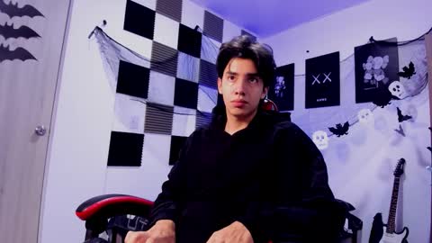 Snapshot of alan_boy01 chatting on 10/24/25, 11:50 Alan Boy online show from 10/24/25, 11:50