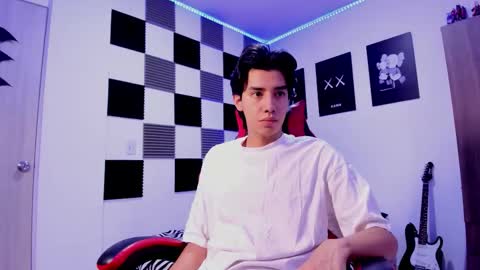 Snapshot of alan_boy01 chatting on 11/02/25, 11:56 Alan Boy online show from 11/02/25, 11:56