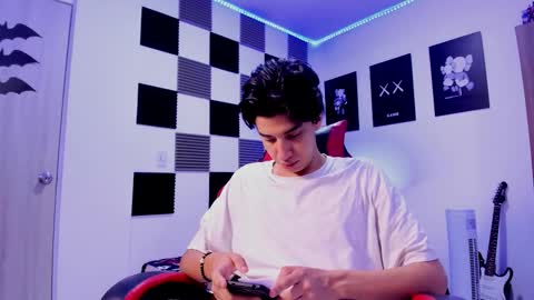 Snapshot of alan_boy01 chatting on 11/06/25, 11:44 Alan Boy online show from 11/06/25, 11:44