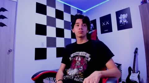 Snapshot of alan_boy01 chatting on 11/07/25, 11:43 Alan Boy online show from 11/07/25, 11:43