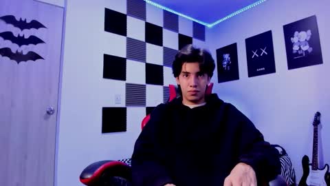 Snapshot of alan_boy01 chatting on 11/15/25, 12:02 Alan Boy online show from 11/15/25, 12:02