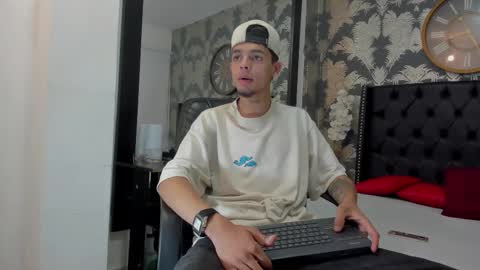 Snapshot of alan_smithy chatting on 09/19/25, 05:46 alan_smithy online show from 09/19/25, 05:46