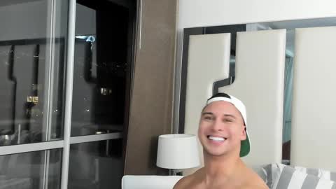 Snapshot of alan_vidal chatting on 02/20/25, 02:40 Alan Vidal online show from 02/20/25, 02:40