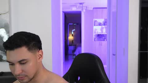 Snapshot of alan_vidal chatting on 11/17/25, 12:05 Alan Vidal online show from 11/17/25, 12:05