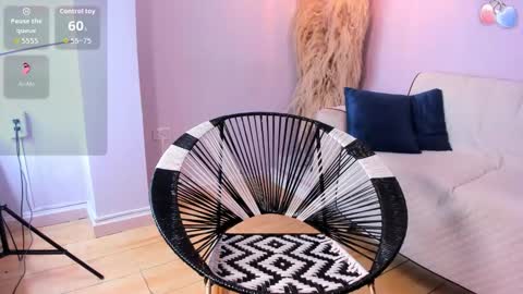 Alana online show from 11/11/25, 12:38