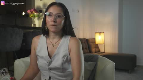 Alana Gasparini online show from 11/14/25, 02:43
