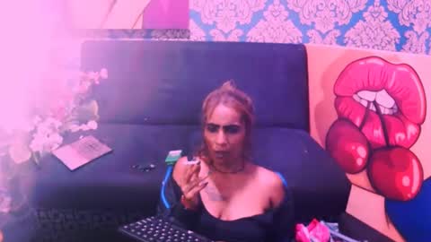 Snapshot of alanadelray chatting on 02/27/25, 08:28 alanadelray online show from 02/27/25, 08:28