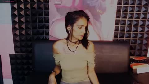 Snapshot of alanadelray chatting on 10/23/25, 08:35 alanadelray online show from 10/23/25, 08:35