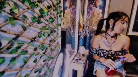 Snapshot of alanadelray chatting on 10/24/25, 08:00 alanadelray online show from 10/24/25, 08:00