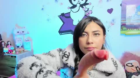 Snapshot of alanalois_ chatting on 09/16/25, 04:46 ALANA Please follow me online show from 09/16/25, 04:46